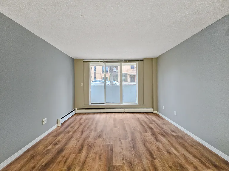 1337 13th Ave SW — Photo 9