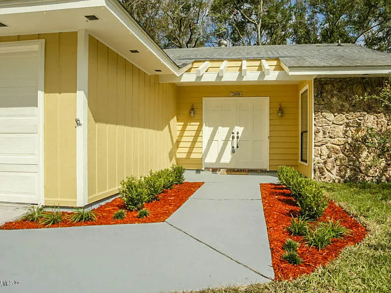 13009 Bent Pine Ct E — Photo 2