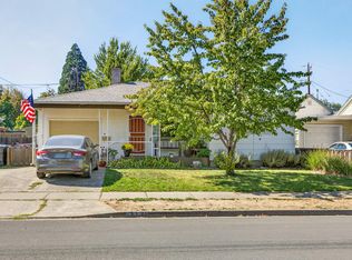 912 S Holly St, Medford, OR 97501