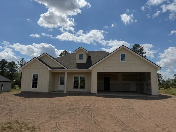 32 Edgewater Dr, Tifton, GA 31793