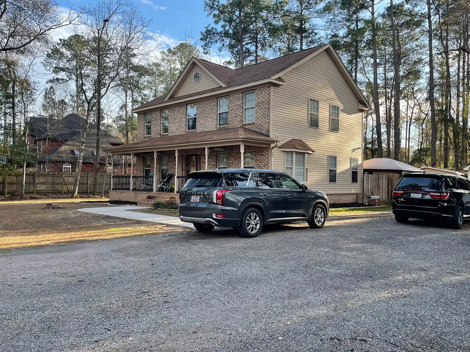 4 bed, 2.5 bath, 2556 sqft, $3,000 — Photo 2