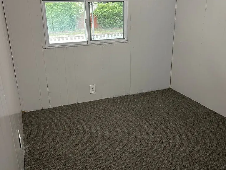 23765 Lawrence Ave — Photo 16