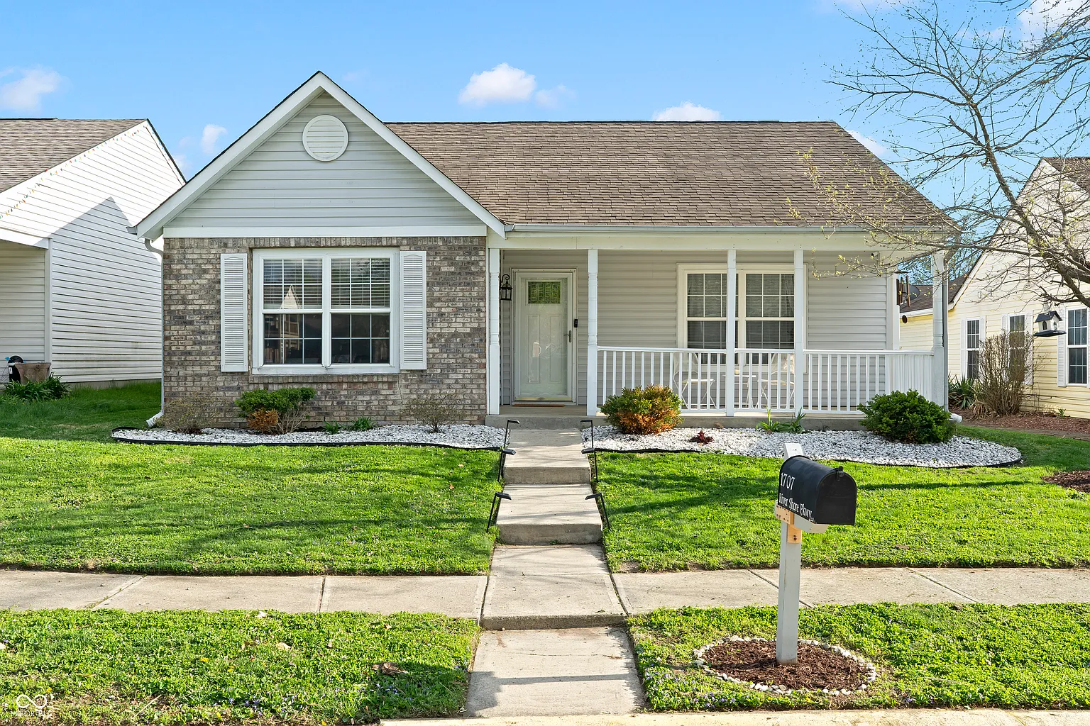 1707 River Shore Pkwy photo 1