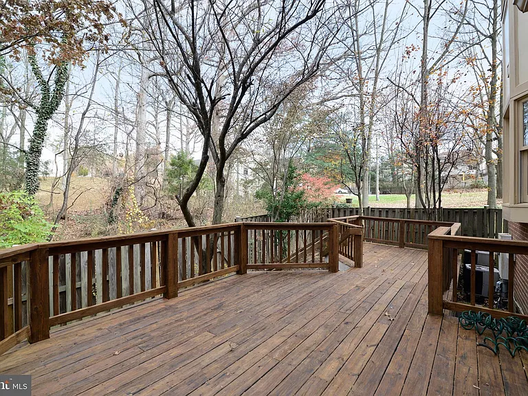 10200 Aspen Willow Dr — Photo 10