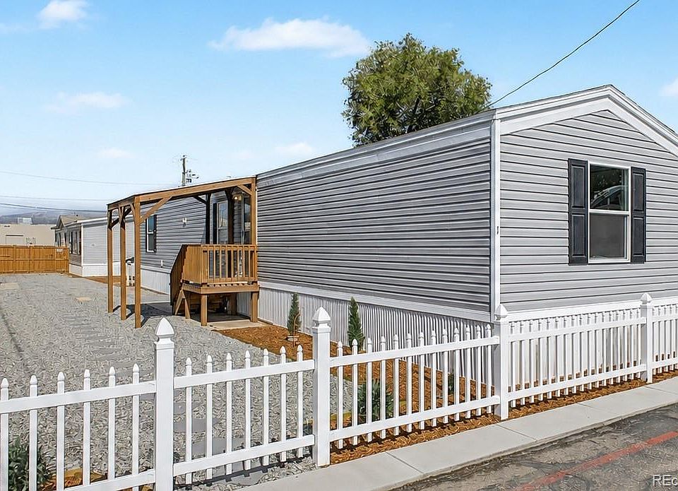 1st image of 720 4th Street LOT 1
