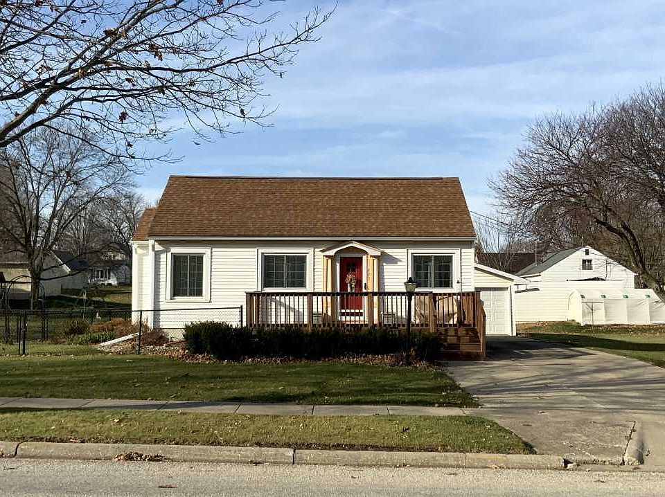 1st image of 403 7th St