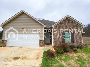 145 Buckhorn Cir, Weaver, AL 36277