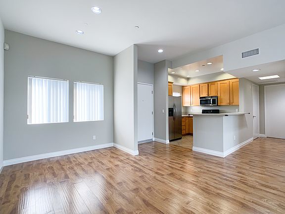3rd image of 6931 Kittyhawk Ave APT 302