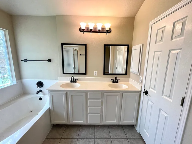 4213 Walling Forge Dr — Photo 16