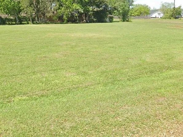 1908 Park Ave, Bay City, TX 77414