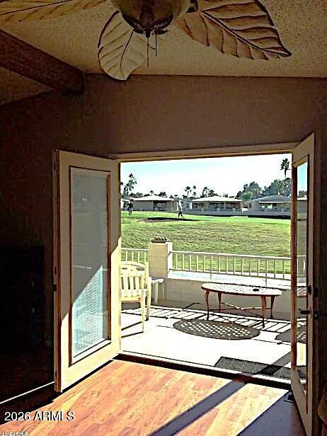 1 bed, 2.0 bath, 921 sqft, $1,550 — Photo 2