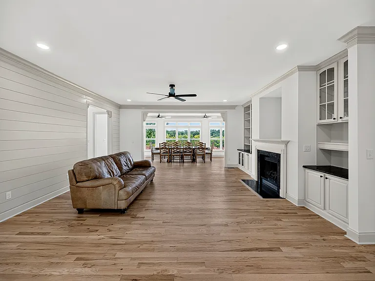 1733 Indigo Island Dr — Photo 17