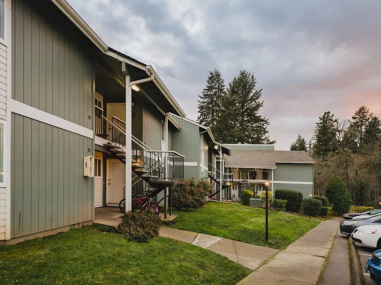MeadowBrook Apartments — Photo 5
