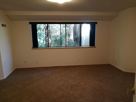 3rd image of 24675 Glenwood Dr #B
