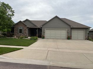 1301 S Discovery Ave, Sioux Falls, SD 57106