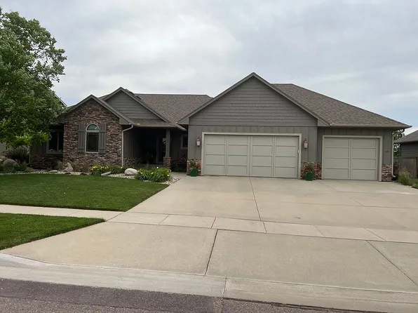 1301 S Discovery Ave, Sioux Falls, SD 57106