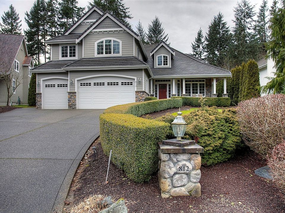 1st image of 812 24th Ave NW