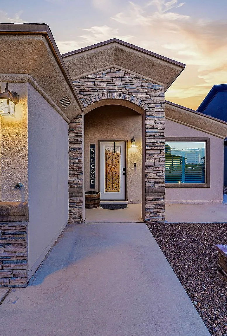 4 bed, 1408 sqft, $1,950 — Photo 2