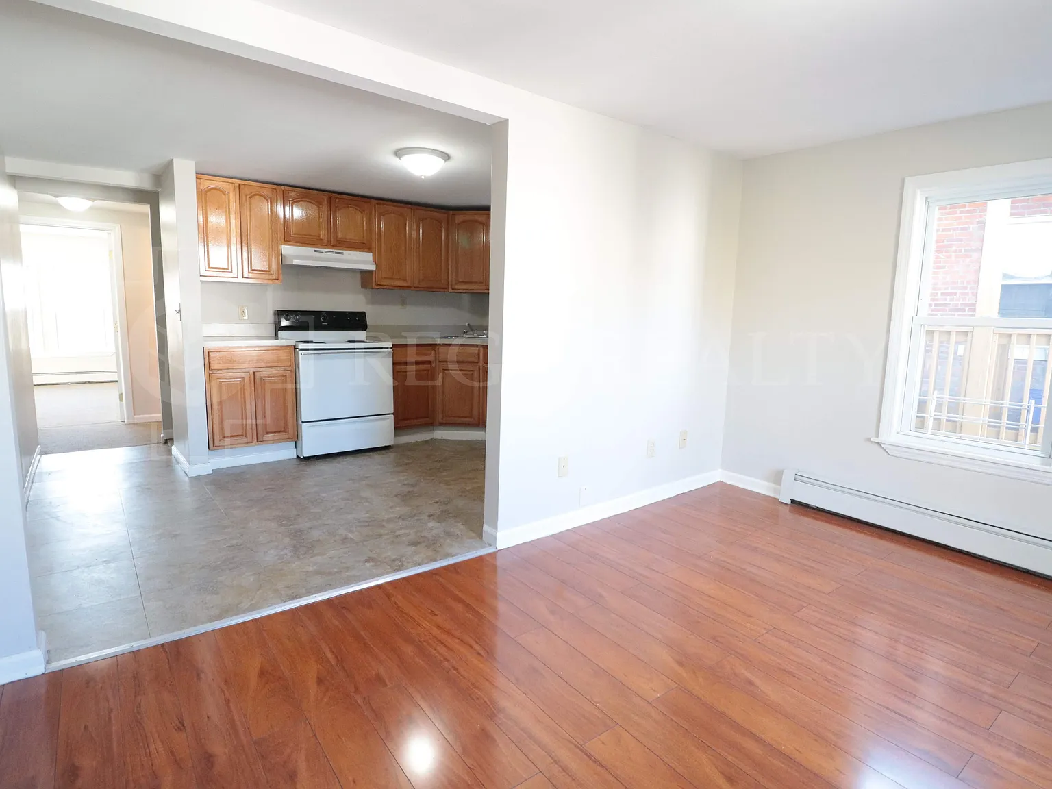 3 bed, 1065 sqft, $1,800 — Photo 2