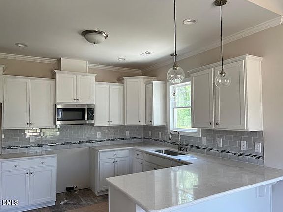 3rd image of 14 Alex Acres Way