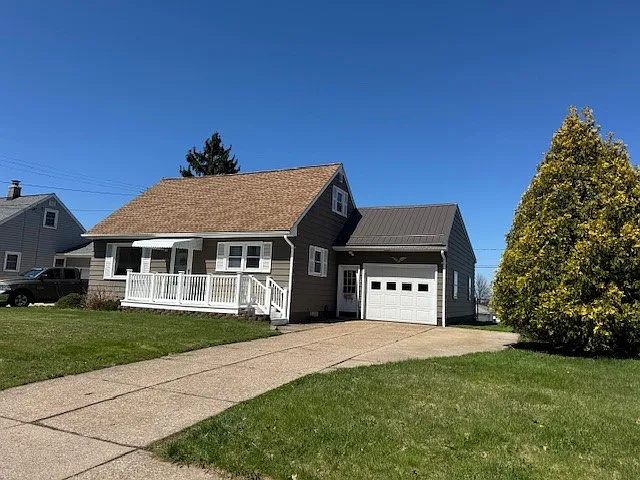 2520 E 43rd St photo 1