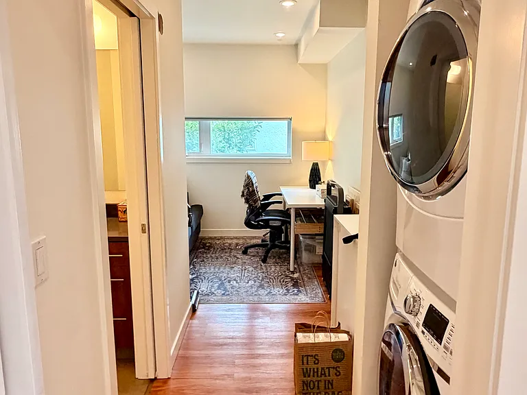 2351 Franklin Ave E #202 — Photo 23