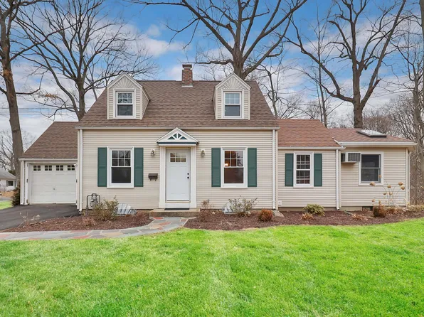142 Elmwood Ave, Longmeadow, MA 01106