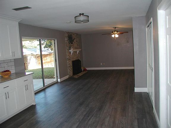 3rd image of 3428 Cherrywood Ln