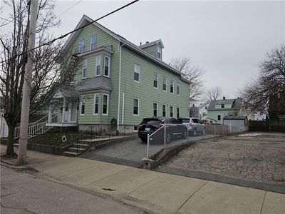 33 Young St, Pawtucket, RI, 02860