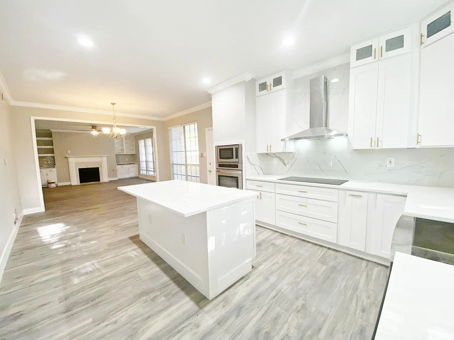1700 Shiprock Dr — Photo 2