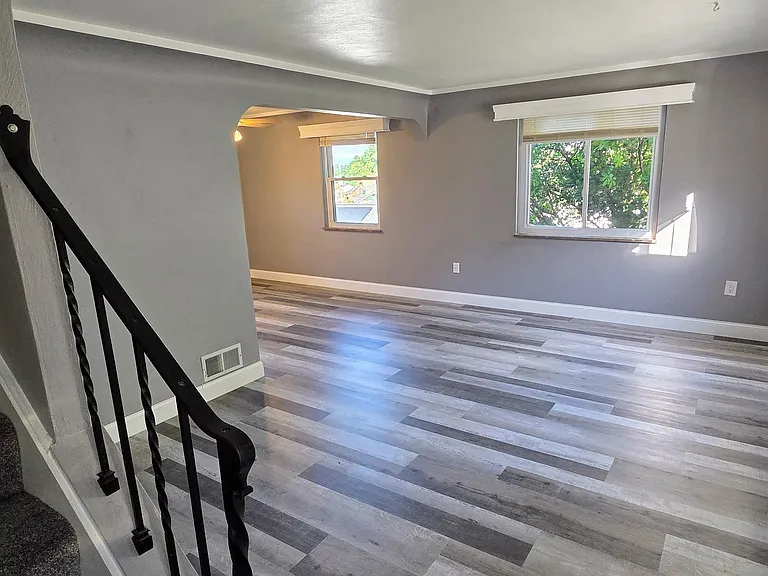 1113 Wareman Ave — Photo 3