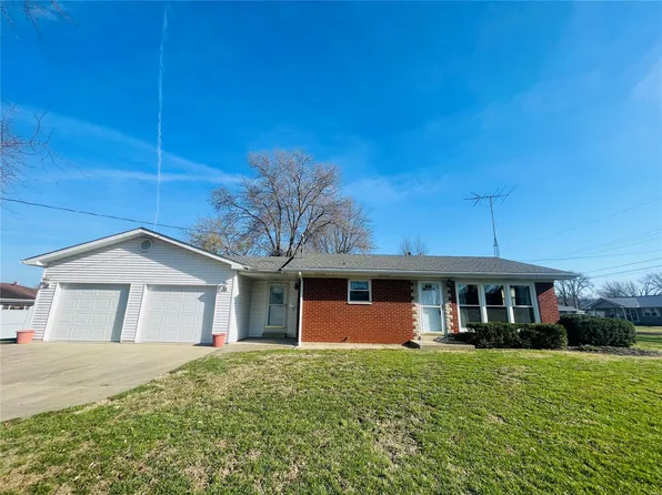 931 W Belleville St, Nashville, IL 62263