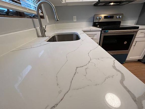 3rd image of 402 Prescott Ave #11