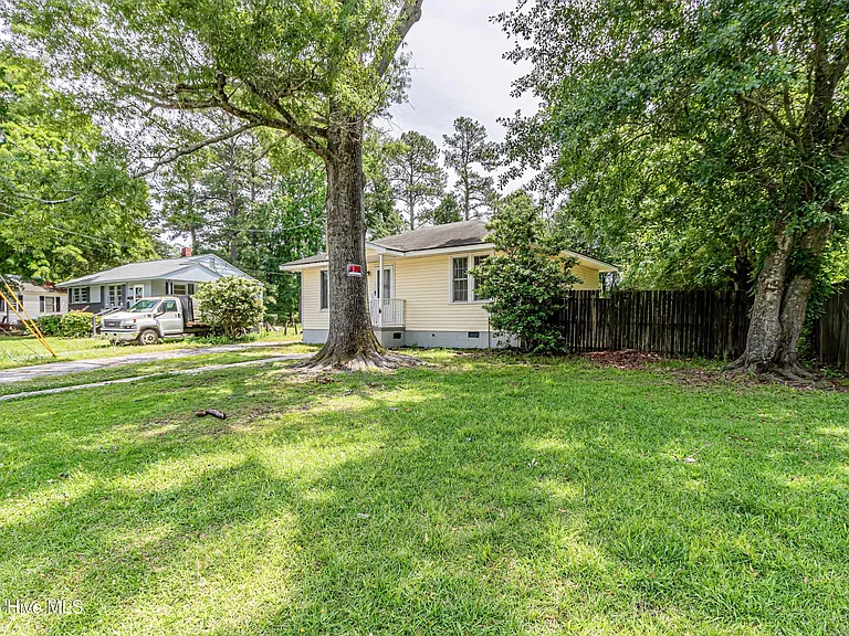 717 New River Dr — Photo 4