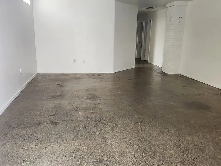 529 Stewart St — Photo 15