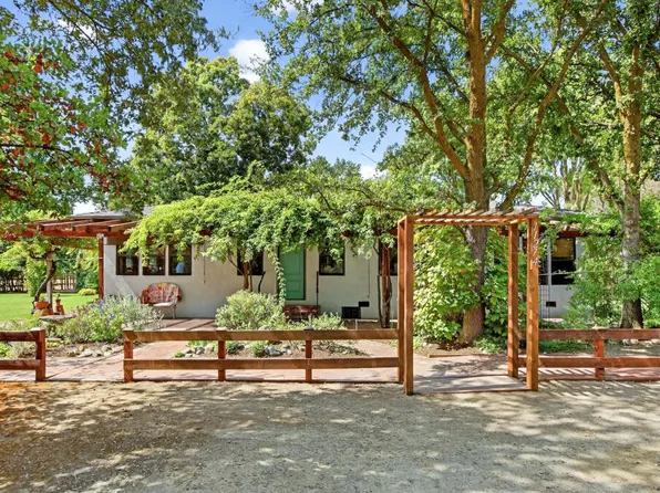 11274 N Wilton Rd, Wilton, CA 95693
