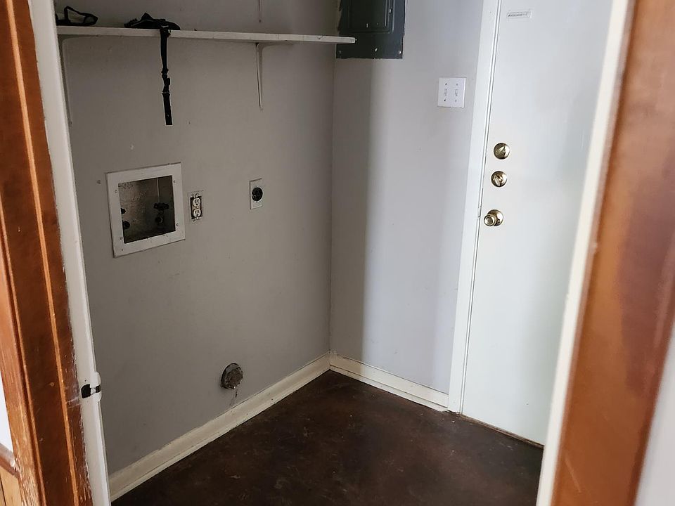 1st image of 802 Fleetwood St
