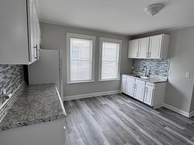 111 Smith St — Photo 5
