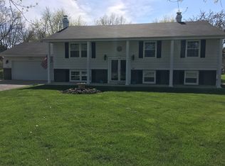 320 S Ela Rd, Inverness, IL 60010