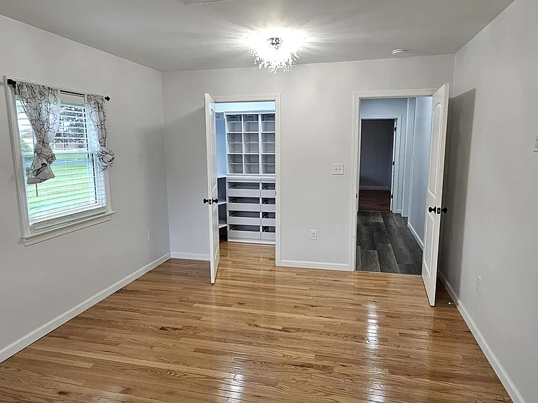 602 E Market St — Photo 13
