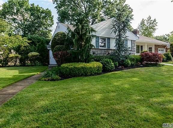 2nd image of 820 Birchwood Dr