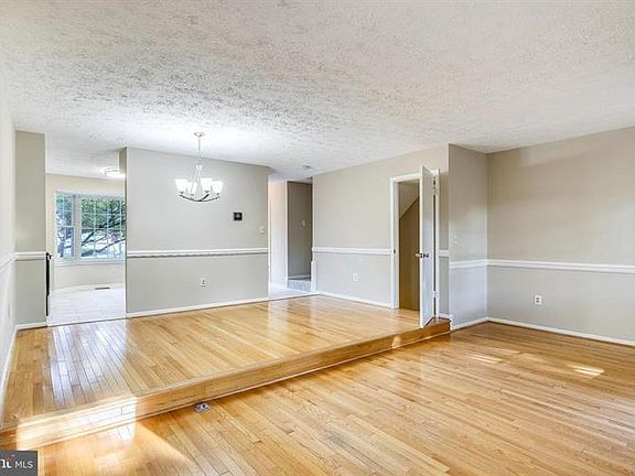 5th image of 18709 Winding Creek Pl