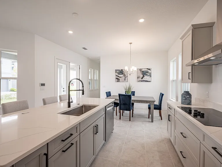 10132 Peebles St — Photo 17