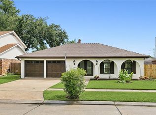 833 Champagne Dr, Kenner, LA 70065