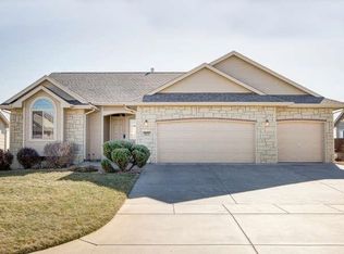 3809 N Lake Ridge Ct, Wichita, KS 67205