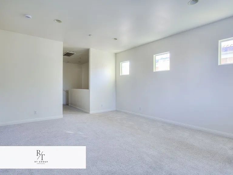 515 Florence Ave — Photo 19