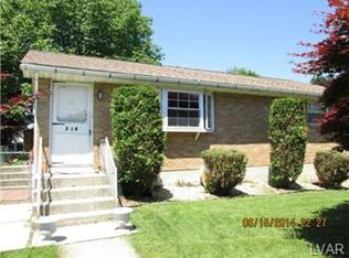 318 S New St, Nazareth, PA 18064