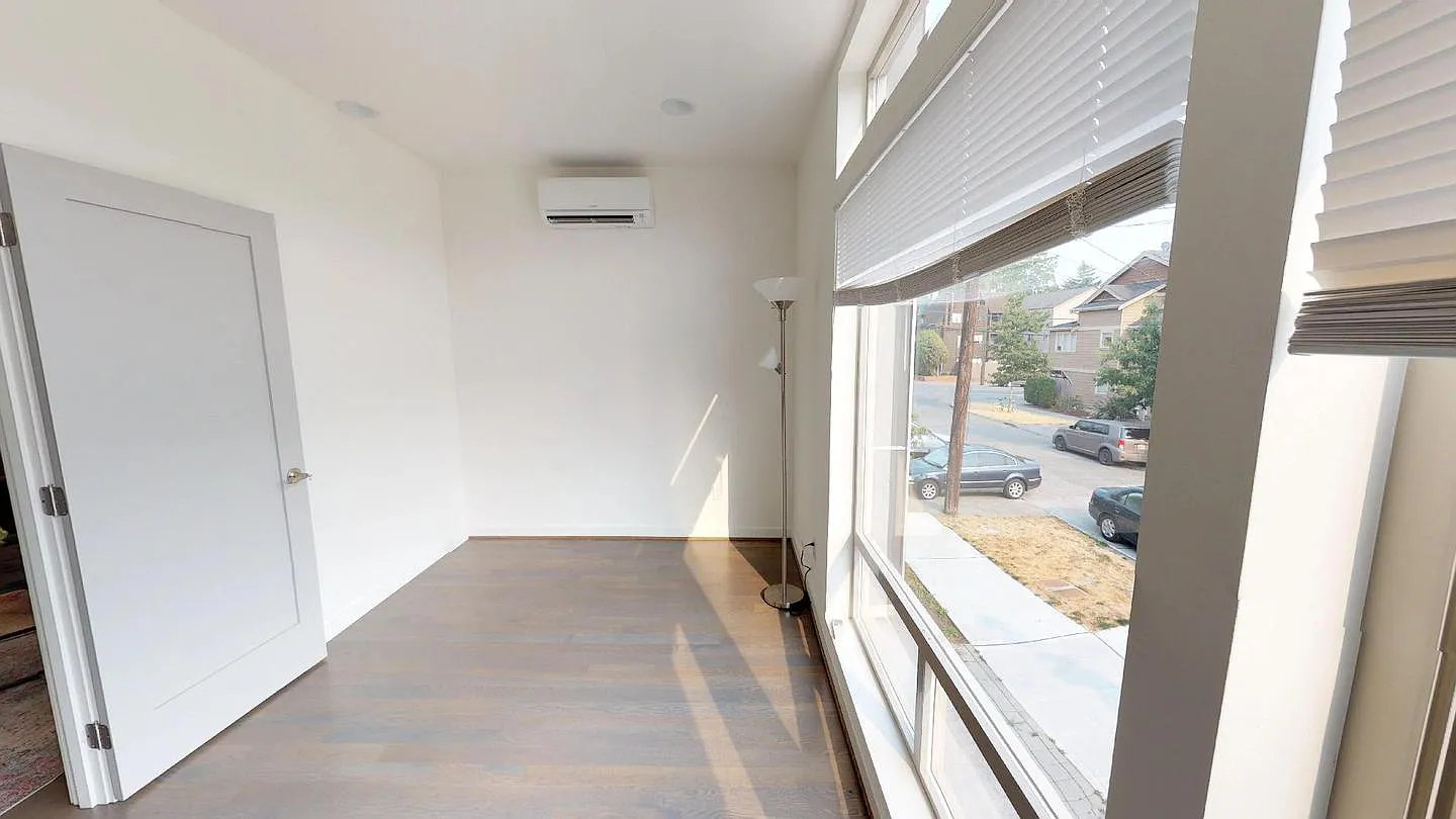 1 bed, 1.0 bath, $820 — Photo 4