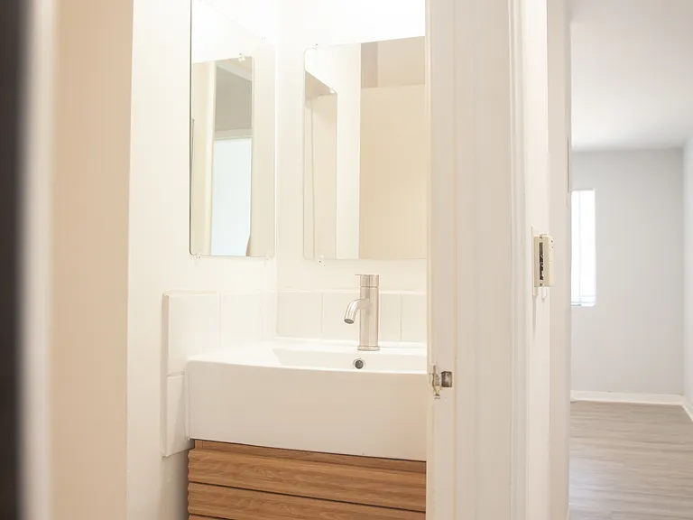 1132 N Cahuenga Blvd #2 — Photo 5