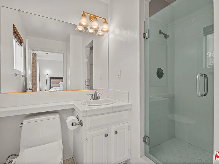 11907 Darlington Ave #101 — Photo 13